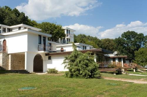 Rusalka Holiday Village Kamen Bryag Eksteriør billede
