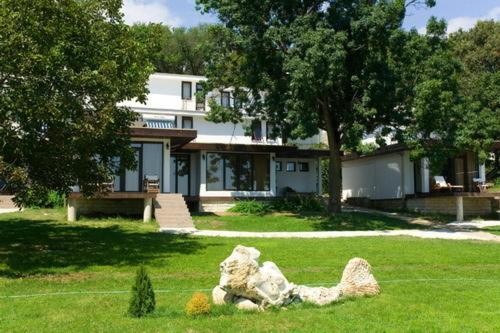 Rusalka Holiday Village Kamen Bryag Eksteriør billede